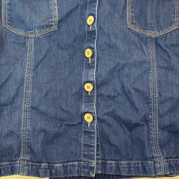 Denim & Co. Women’s Blue Denim Button-Front Utility Shirt Size L - Picture 2 of 7